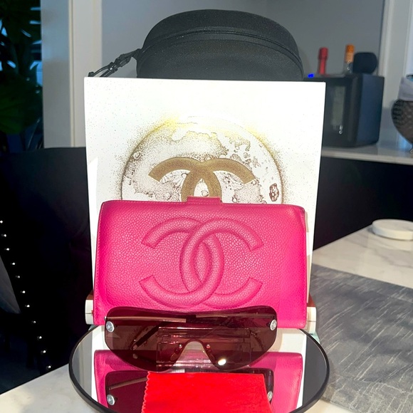 AUTHENTIC CHANEL CAVAIR LONG WALLET/CHANEL SUNGLASSES BUNDLE - Picture 3 of 17